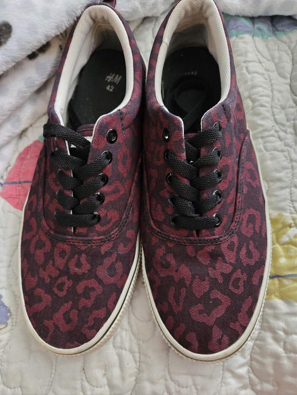 H&M Burgundy Leopard Print Canvas Sneakers Women's US 9 EU 42 Casual Lace Up